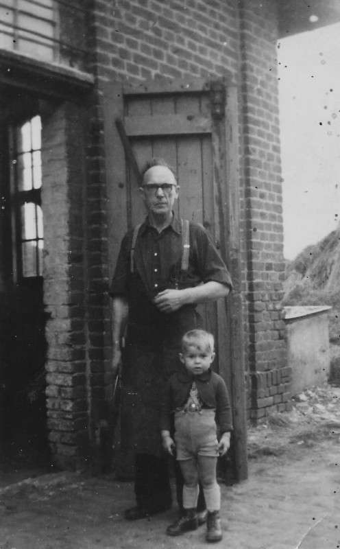 Hubert Broicher mit Sohn Johannes 1937