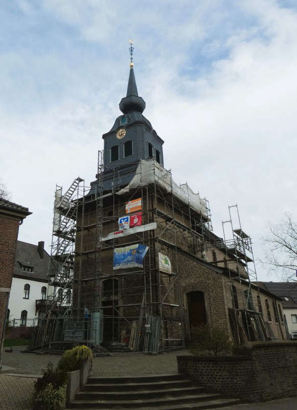 Kirche eingerüstet 