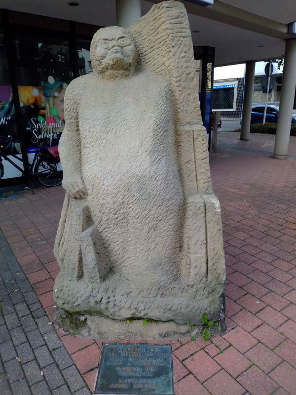 Monument Mutter Ey, Wickrath, Quadstraße (Bert Gerresheim)