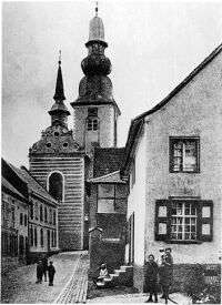 Die ehemalige Kirchstraße mit Blick auf die Basilika