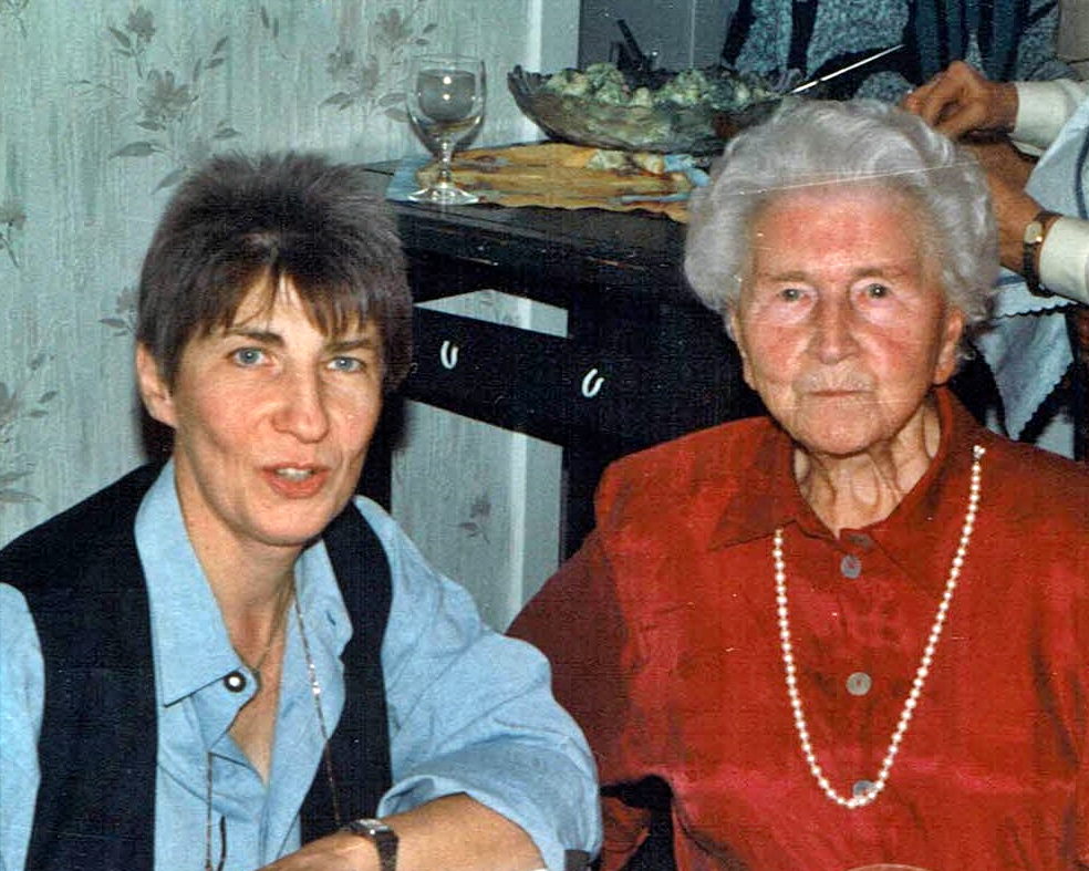 Elisabeth Pruß mit Tochter Gisela.