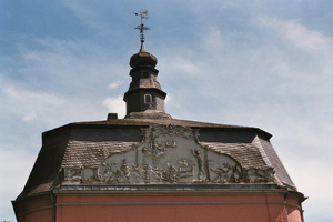 Relief des Ostflügels