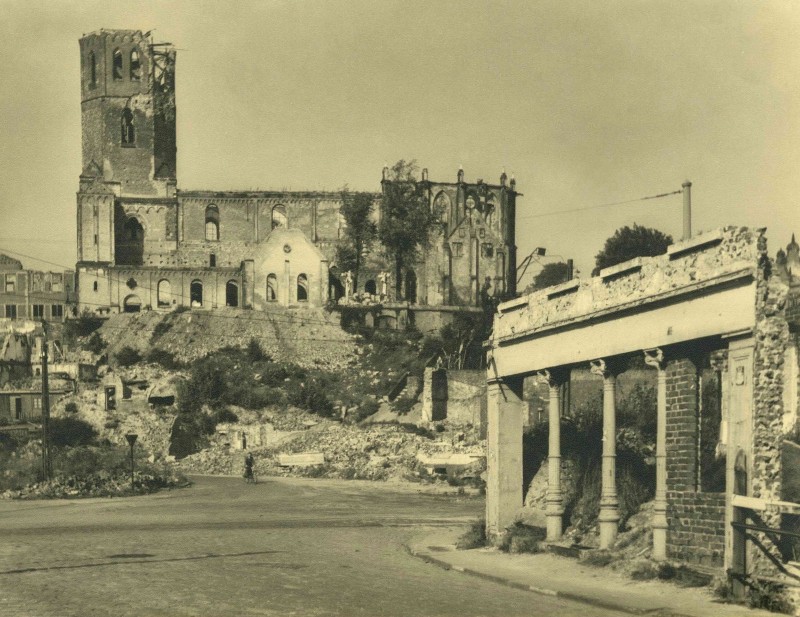 10/13120 Kriegszerstörung MG; Blick von der Speicker Straße bzw. Lüpertzender Straße auf Münster und Abteiberg 1945