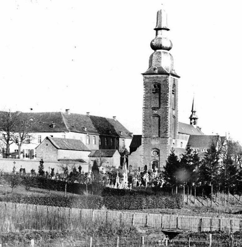 Kirche und Friedhof Wickrath Alt 