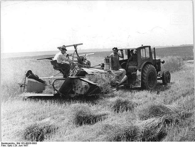 Von Bundesarchiv, Bild 183-48038-0003 / CC-BY-SA 3.0, CC BY-SA 3.0 de, https://commons.wikimedia.org/w/index.php?curid=5353979