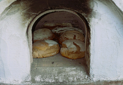Brot backen im Steinofen